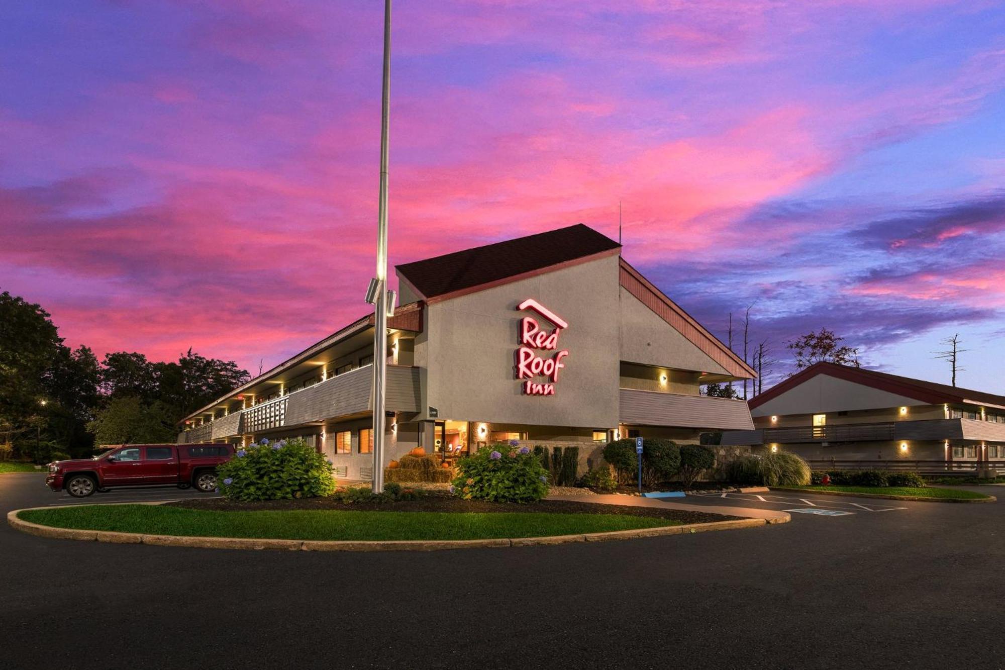 Red Roof Motel Salem